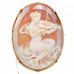 9ct Cameo Brooch. Click for more information...